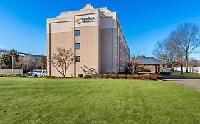 Comfort Inn & Suites Somerset - New Brunswick